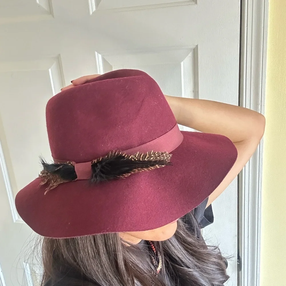 Black Saks Fifth Avenue 90s Wool Fedora Felt Hat‎ Burgundy Feathers One Size